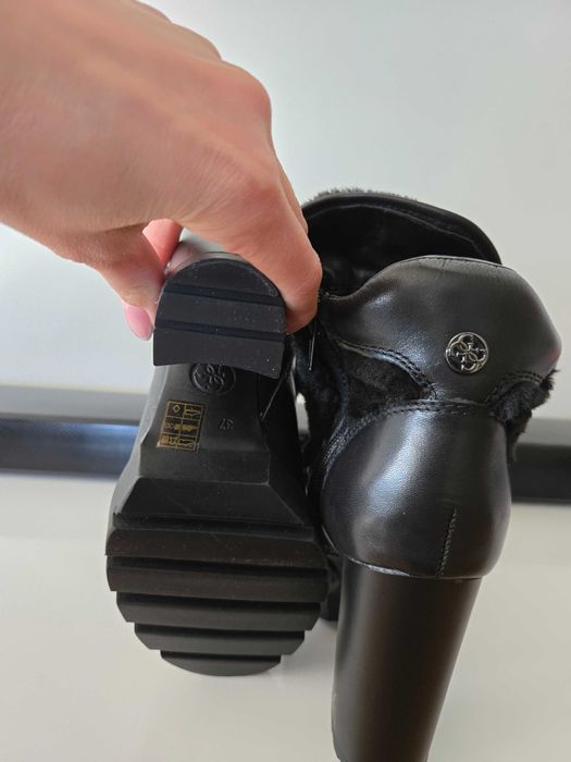 Кожени боти Guess