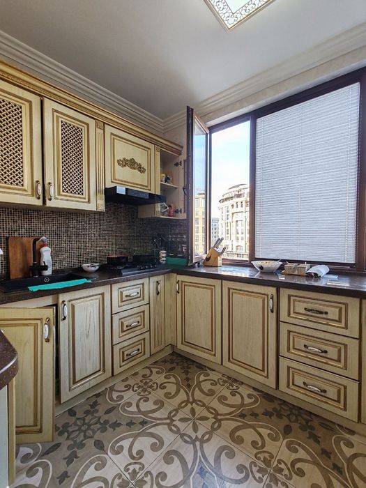 Продам квартиру на Паркентском 4/5/9 100м2