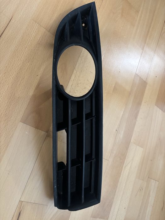 Grila/rama proiector ceata vw