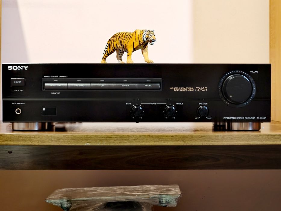 Sony TA-F245R. Amplif. elegant, Date tehnice mari. Ca nou. Preț fix !