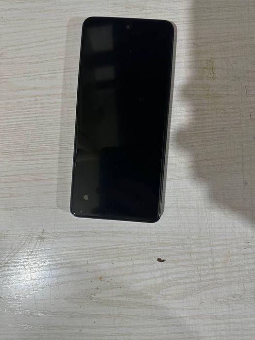 Tecno Pova 5 telefon