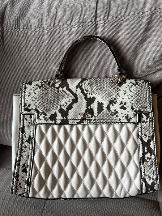 Дамска чанта Guess