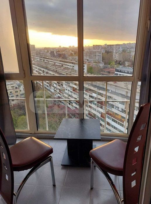 Тристаен апартамент под наем в кв. Чайка