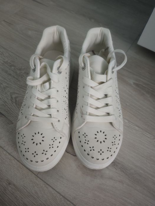 Дамски маратонки