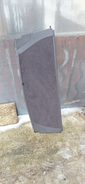 Poliță de portbagaj