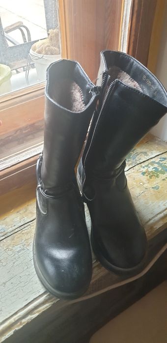 Продам детскую обувь