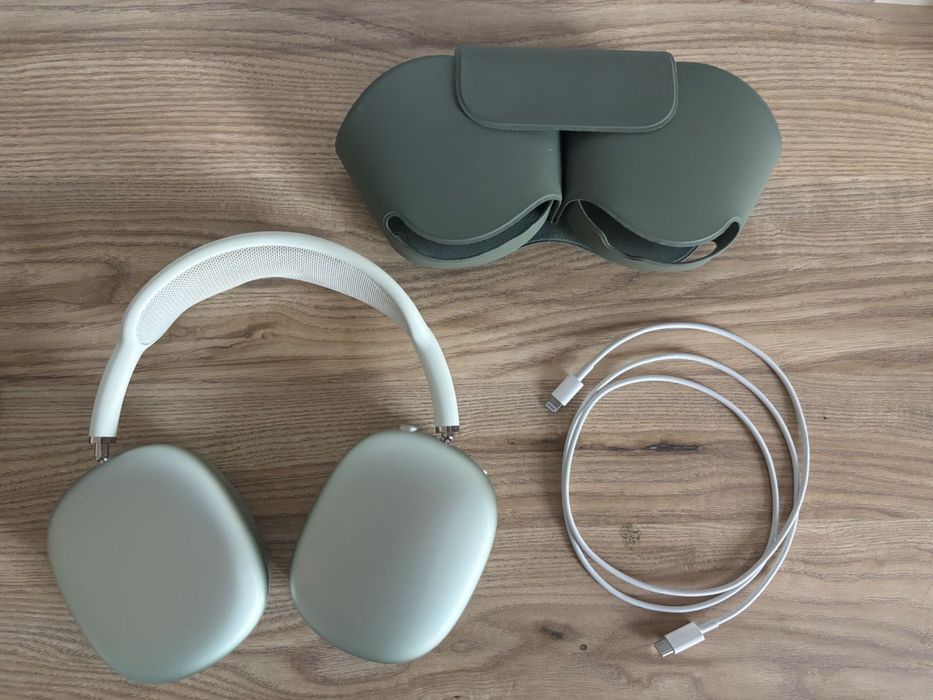 Airpods Max в цвете зеленый