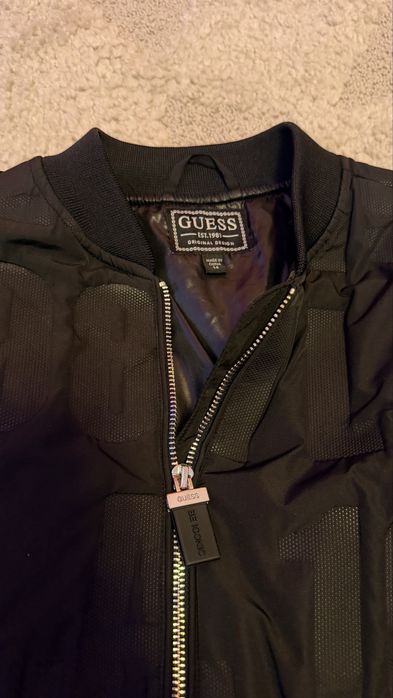 преходно яке GUESS