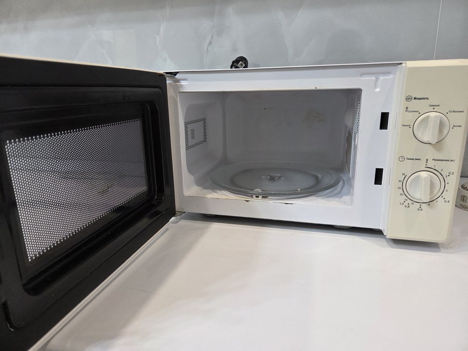 Микроволновка Midea