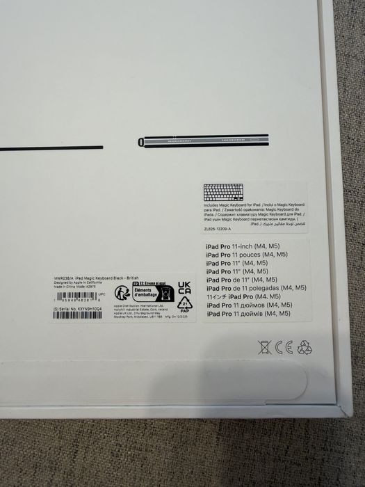 Husa cu Tastatura Apple Magic Keyboard pentru iPad Pro 11" (M4/M5), International English, Black, noua, sigilata