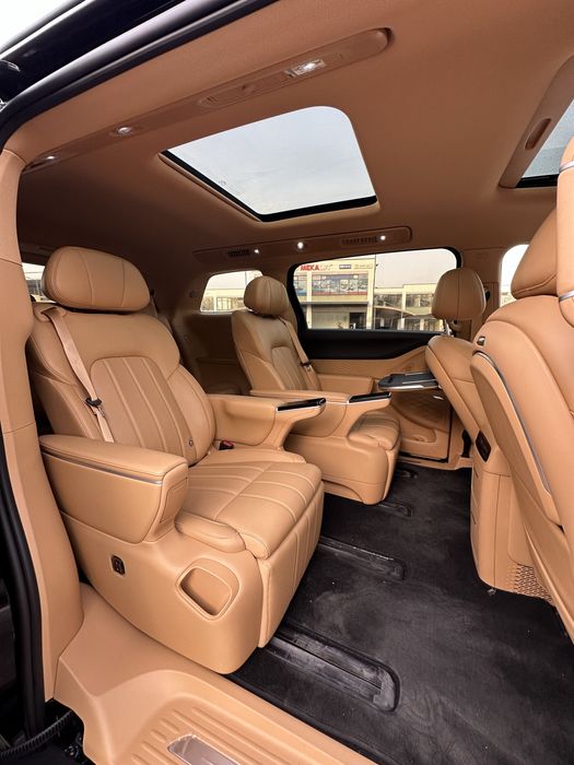 Voyah Dreamer Premium Minivan 2025 в наличаи от Terra Auto