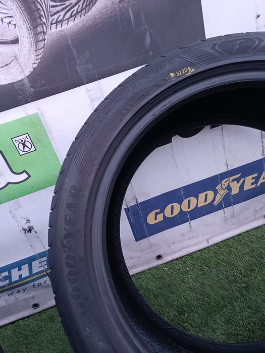 255.40.18-225.45.18 2x Michelin 2x Goodyear