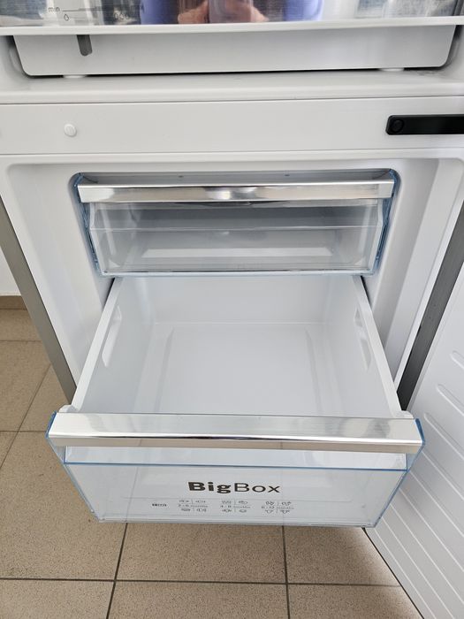 Хладилник с фризер BOSCH