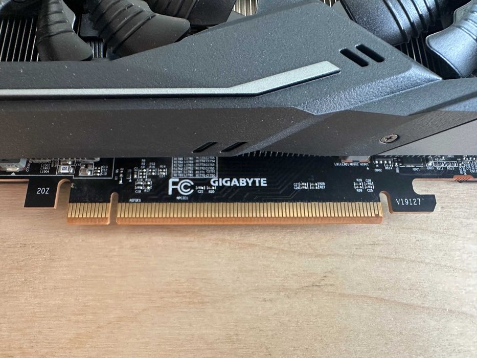 GIGABYTE Radeon RX 5500 XT GAMING OC 8G GDDR6 128bit