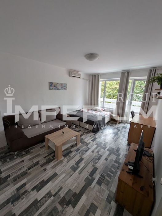 Двустаен обзаведен апартамент под наем в района на Генералите, гр. Ва