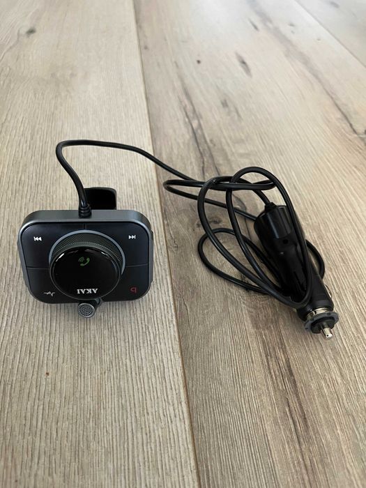 AKAI FM-BT 95 Bluetooth FM трансмитер за автомобил — перфектно състояние