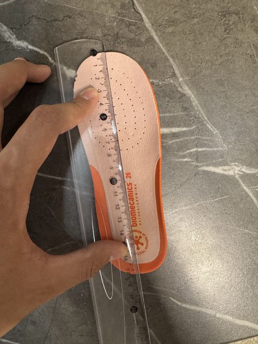 Продаю кроссовки для девочки