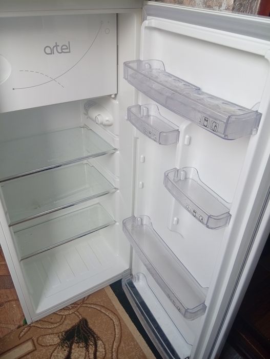 Продаётся холодильник Artel