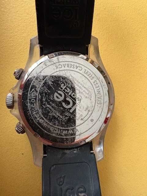 Ceas barbatesc de mana ICE WATCH, purtat foarte putin
