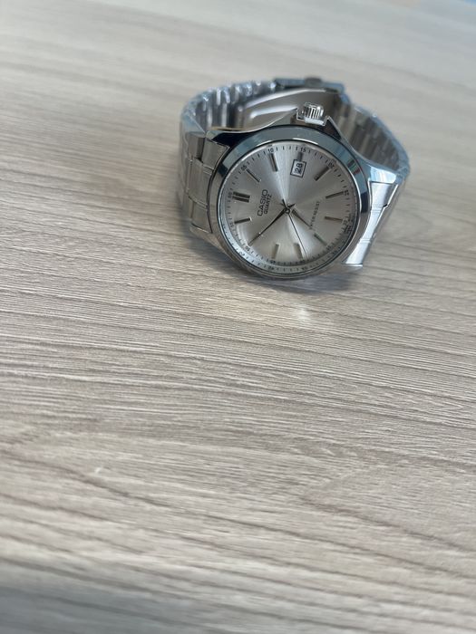 Фирменные часы Casio quartz