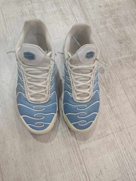 Маратонки.  Nike TN