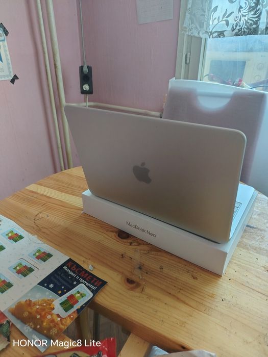 Чисто нов Apple MacBook Neo 13" (A18 Pro / 8GB / 256GB) – Пълен комплект, Гаранция!