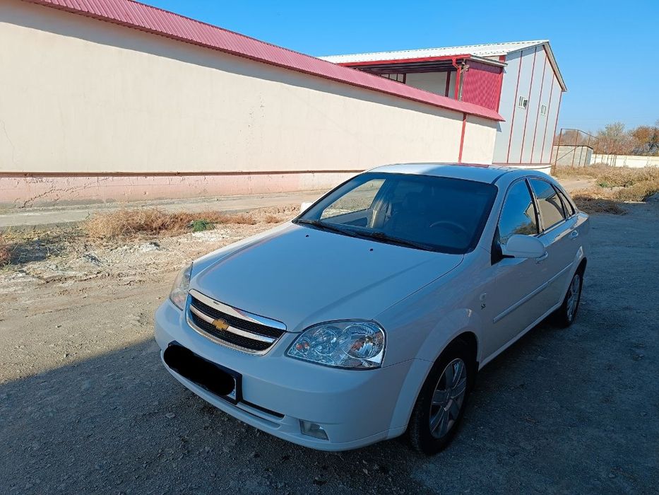 Lasetti 1.8 holati aʼlo darajada.