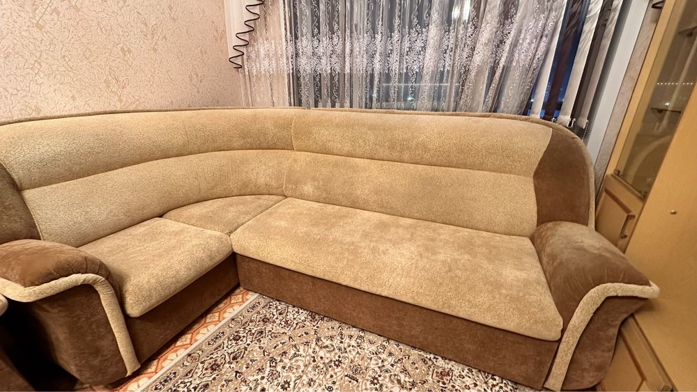 Продам Б/У ДИВАН