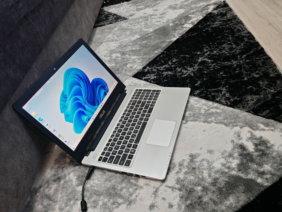 Laptop Asus i5 gen3