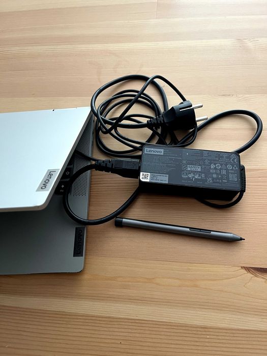 Lenovo IdeaPad Flex 5 - сензорен 2в1 лаптоп, i3/8GB/512GB