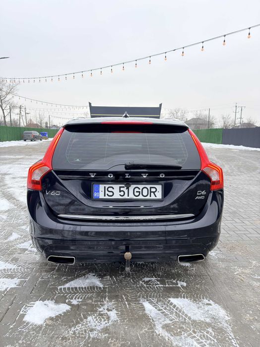 Volvo V60 D6 Plug-in Hybrid AWD, automat, 290 CP