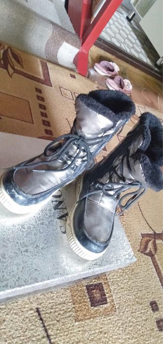 Продается детские обуви