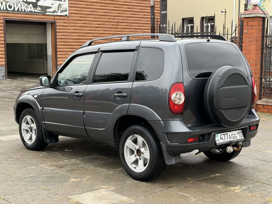 Продам ниву шевроле 21 год