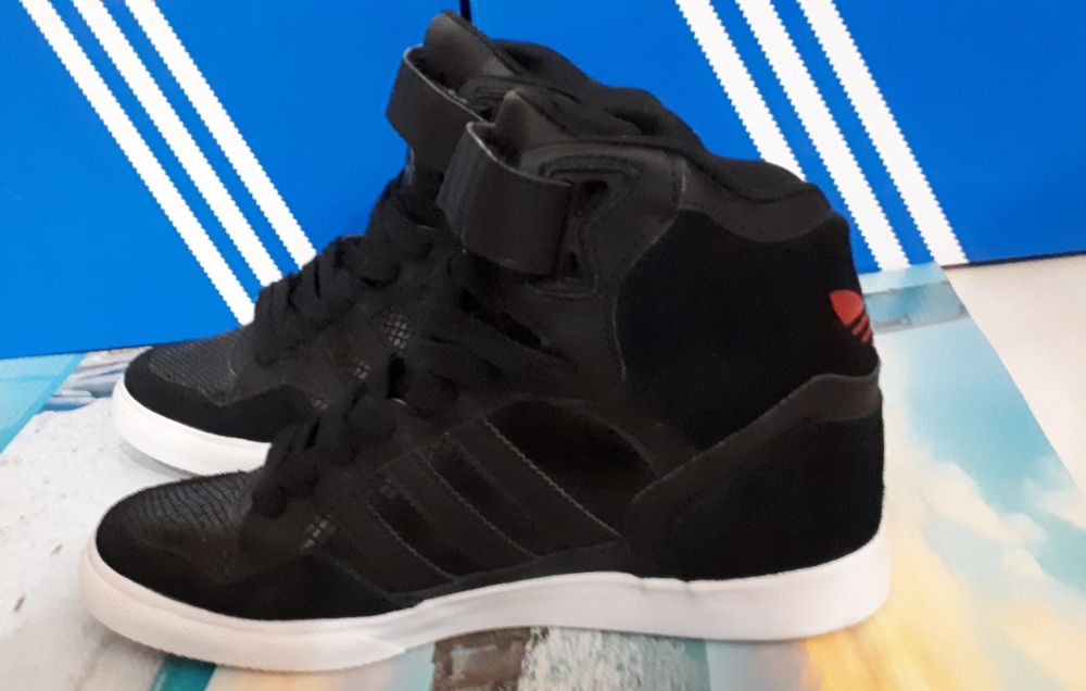 Кроссовки сникеры аdidas новые