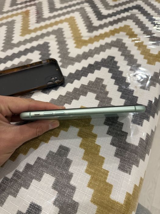 Продам айфон 11 128гб