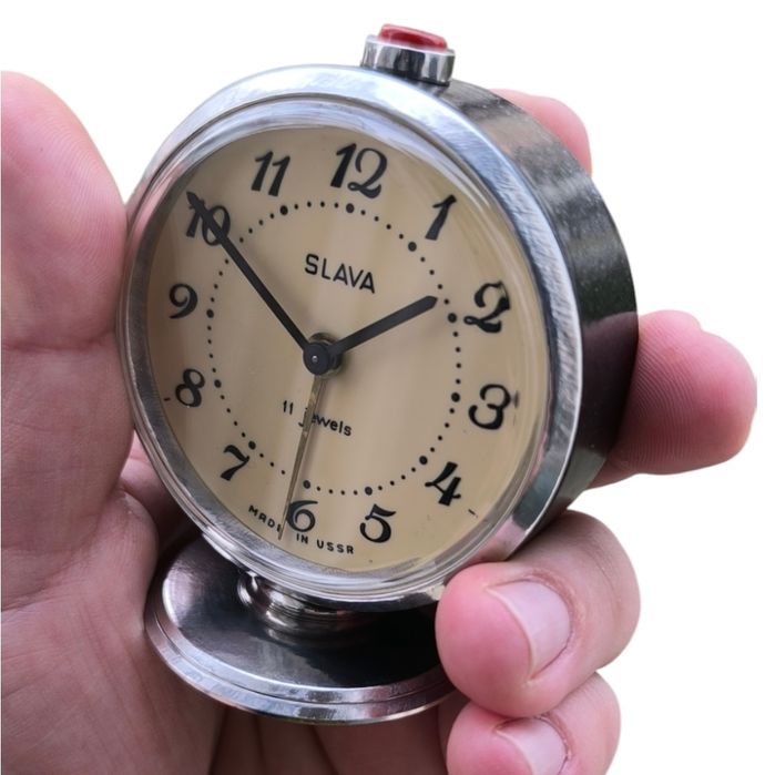 Ретро механичен будилник Slava /обслужен/