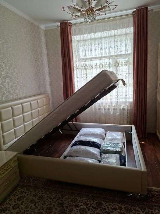 Кровать двуспальная
