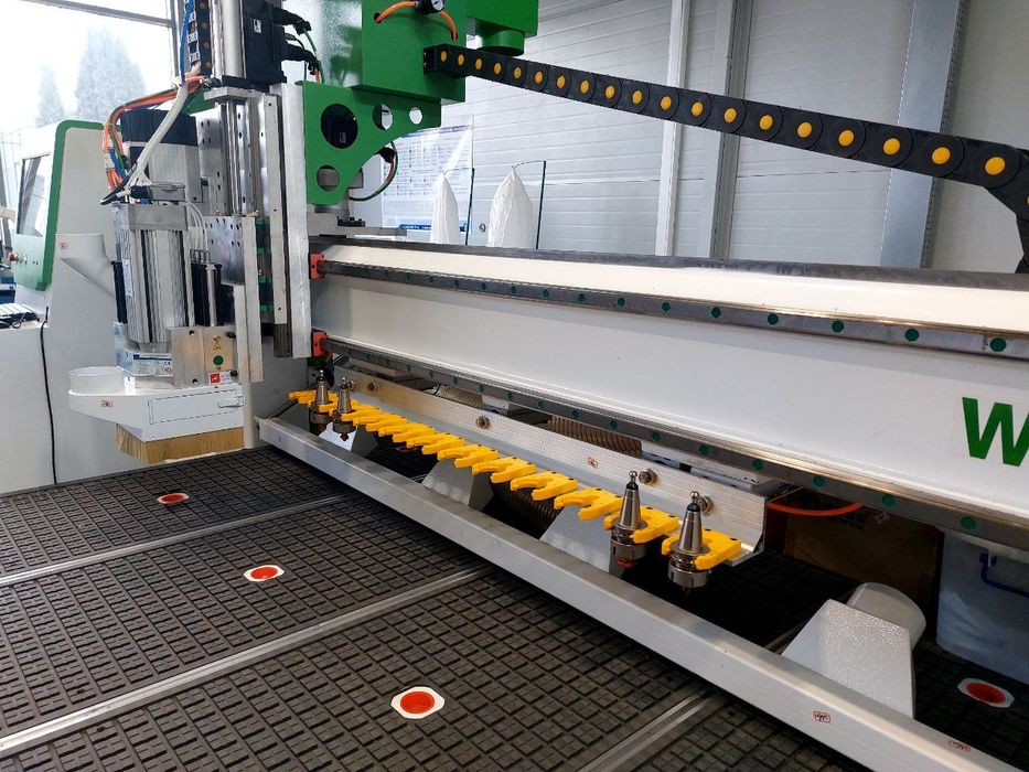 Фрезерно-гравировальный станок с ЧПУ WoodTec HA 2030 QP