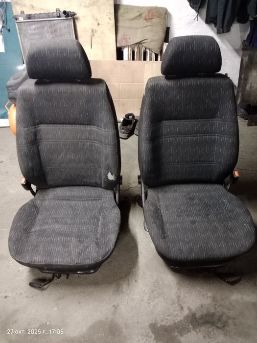 Продам сиденья передние голф 3