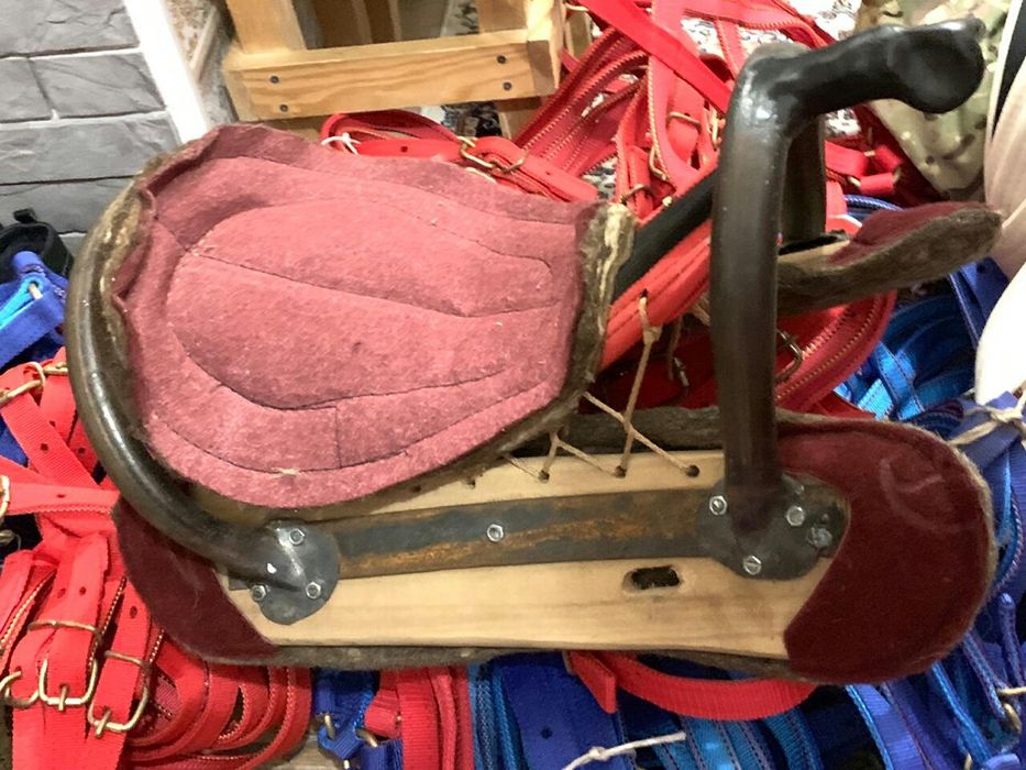 продам уздечки, недоузки, седла