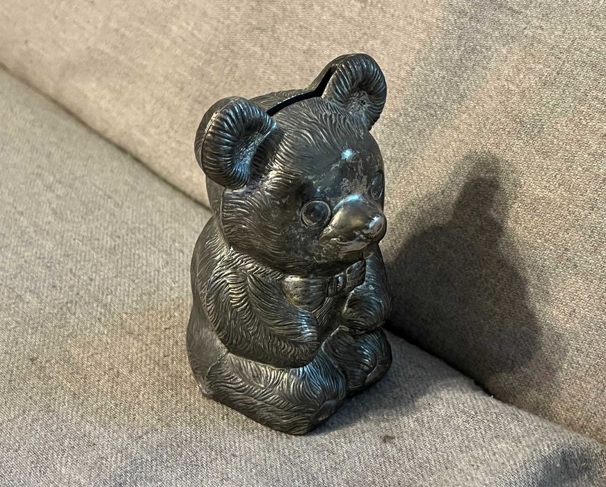 Pusculita veche metalica ursulet Leonard Japan, colectie, 15 cm