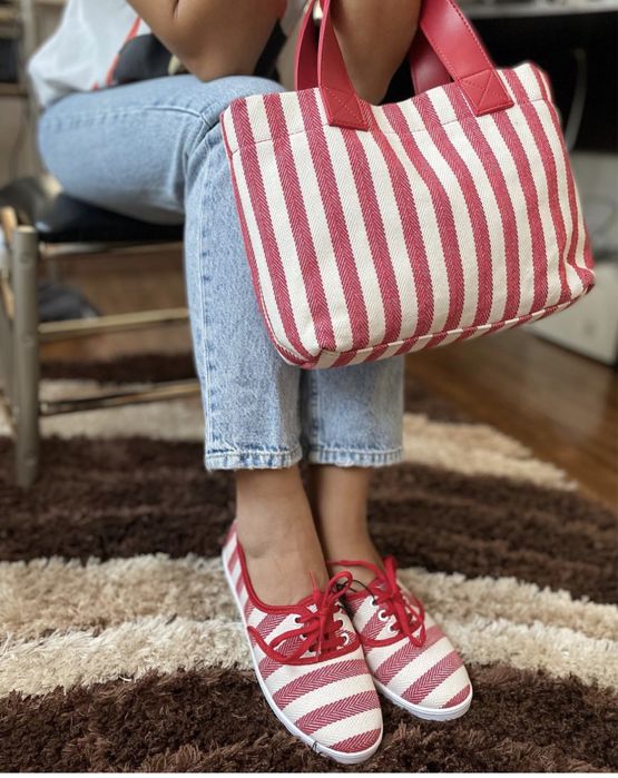 Продам новые текстильные кеды