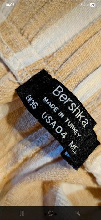 Vand pantaloni Bershka