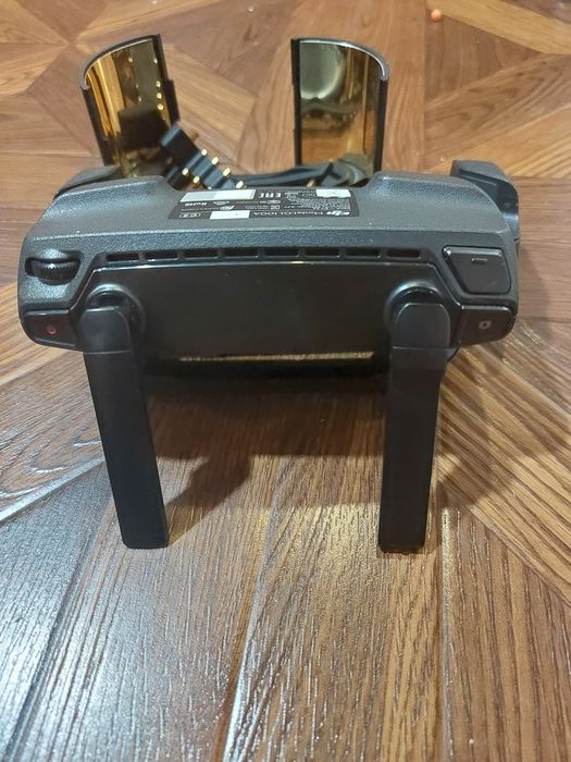 Дрон Dji Spark с дистанционно.