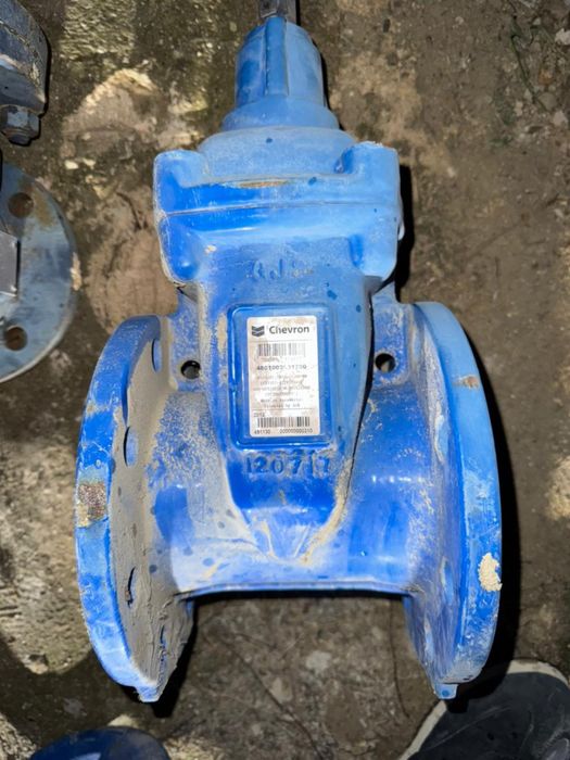 Продам краны задвижки для труб