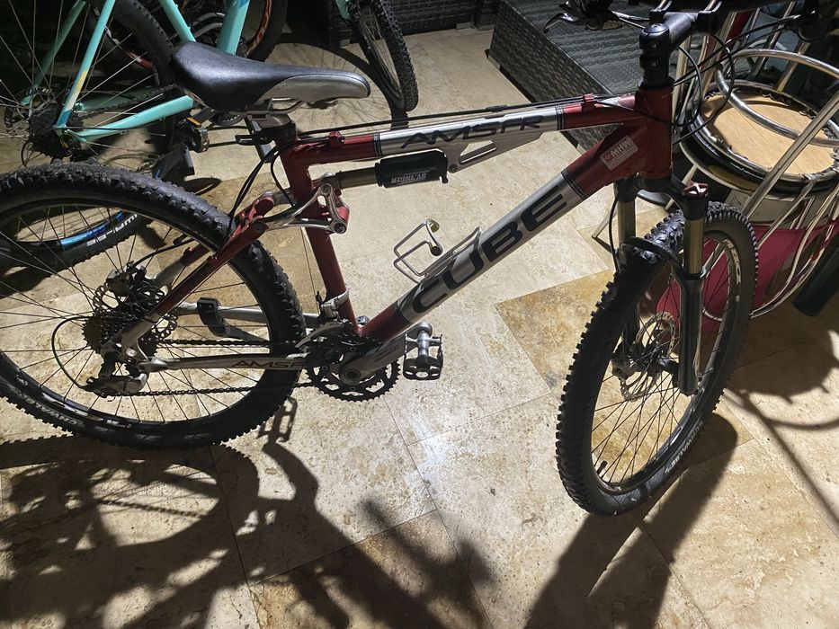 Vand bicicleta full suspension cube