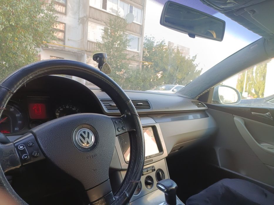 Volkswagen Passat B6 2005г