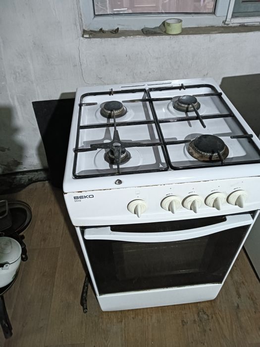 Продам газ плиту