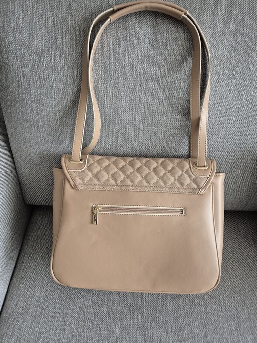 Нова чанта - бежов цвят