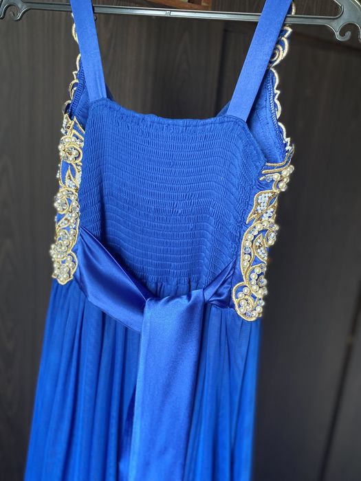 Платье нарядное